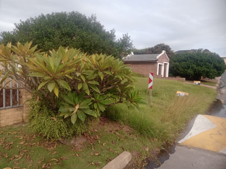 Commercial Property for Sale in Wavecrest Eastern Cape